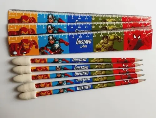 Kit Escolar 2 Lapis com Ponteira Borracha + 1 Regua Avengers