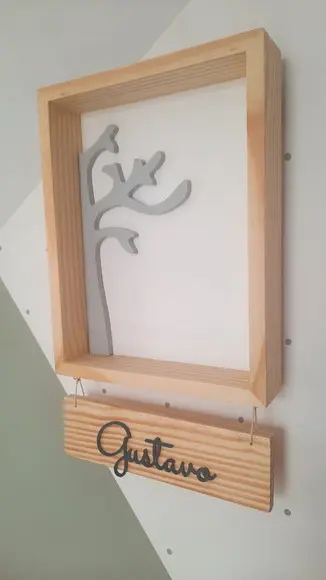 Porta Maternidade Nicho Pinus com Nome e Meia Árvore