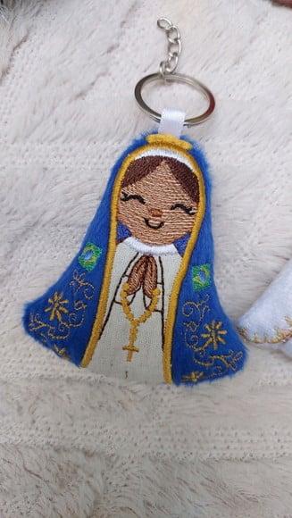 Chaveiro Nossa Senhora Aparecida em Bordado e Pelúcia