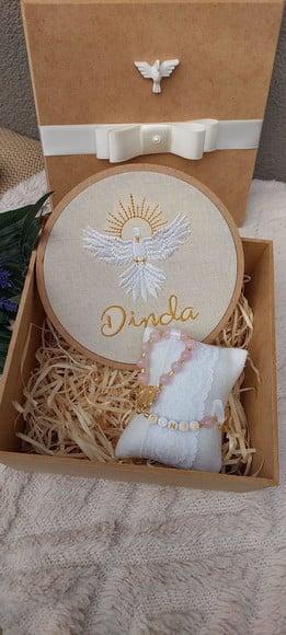Convite com Quadro Espírito Santo Bordado e Mini Terço