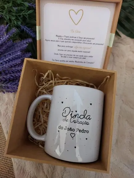 Caixa com Caneca Madrinha do Coração