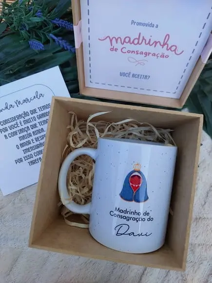 Caixa com Caneca Madrinha de Consagração