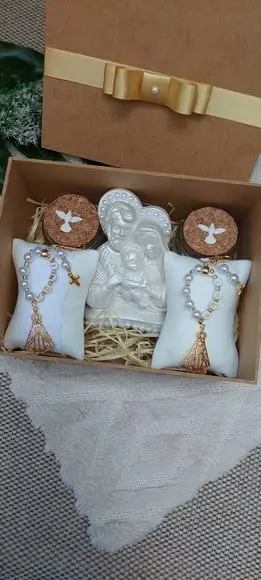 Caixa Padrinhos com Sagrada Família, Vela e Chaveiro Terço