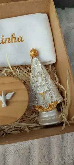 Caixa Padrinhos com Toalha, Vela, Terço e Imagem