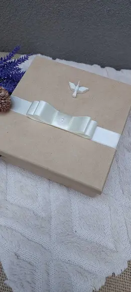 Convite Madrinha Batismo com Quadro Bordado e Chaveiro