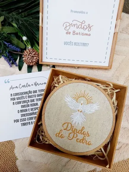 Convite Padrinho Batismo com Quadro Bordado