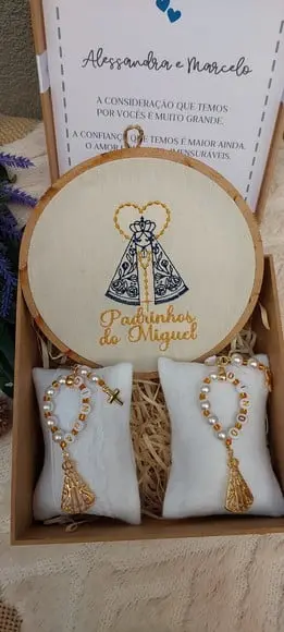 Convite Padrinhos Batismo com Quadro Bordado