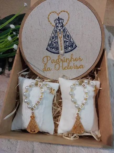 Convite Padrinhos Batismo com Quadro Bordado