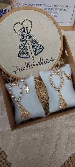 Convite Padrinhos Batismo com Quadro Bordado