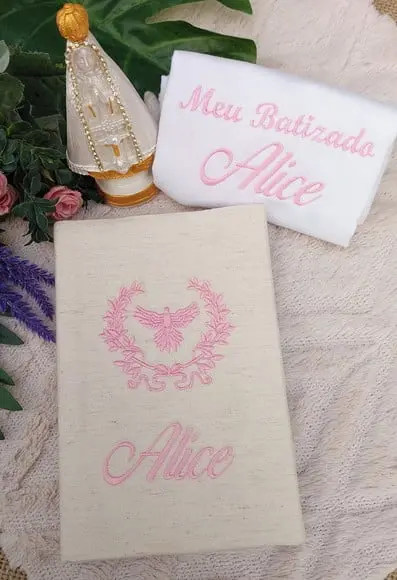 Presente para Afilhado(a) ou Filhos de Batismo com Bíblia