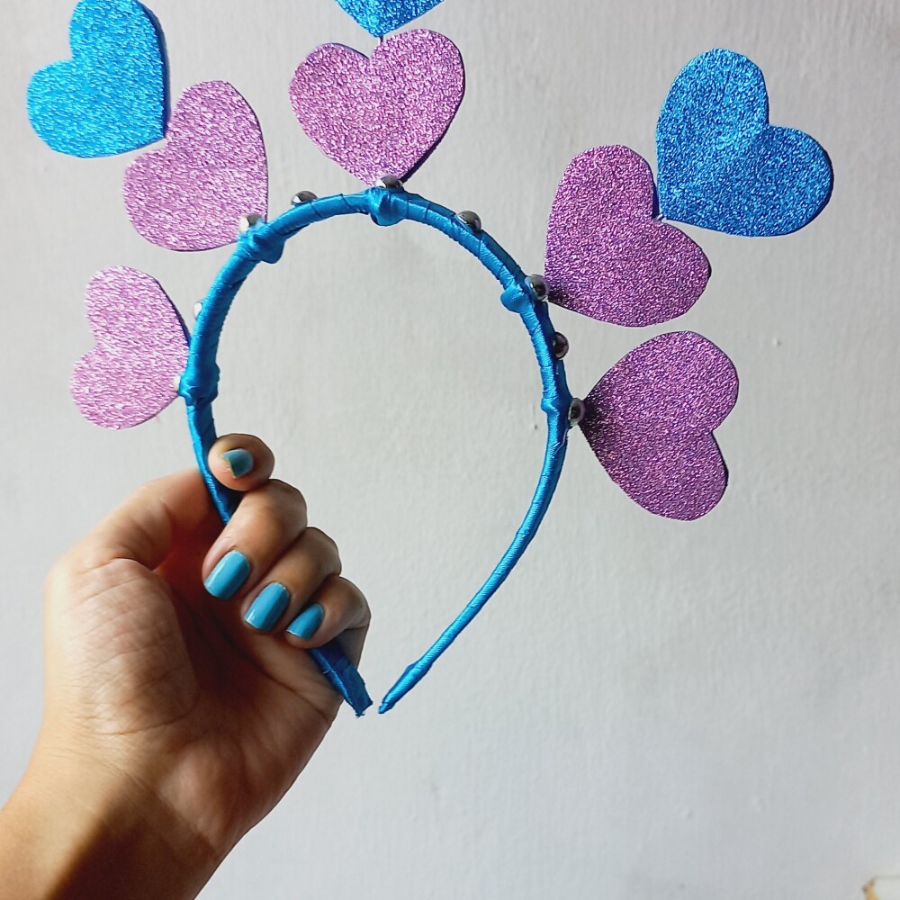 Tiara corações lilas e azul