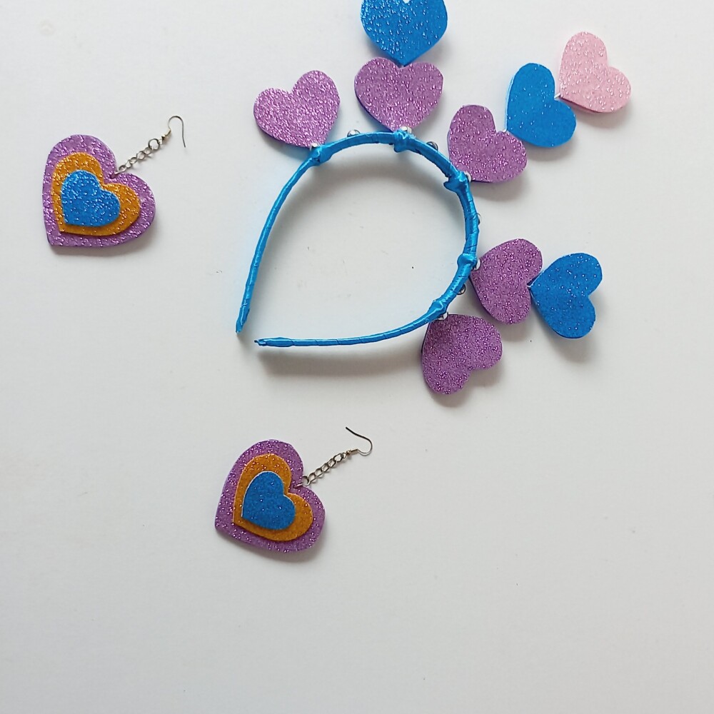 Tiara corações lilas e azul