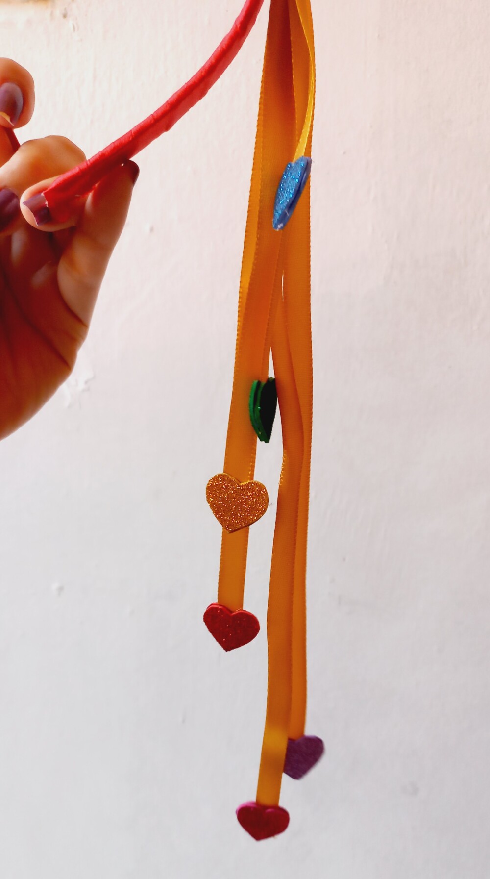 kit tiara + brincos arco iris amor carnaval