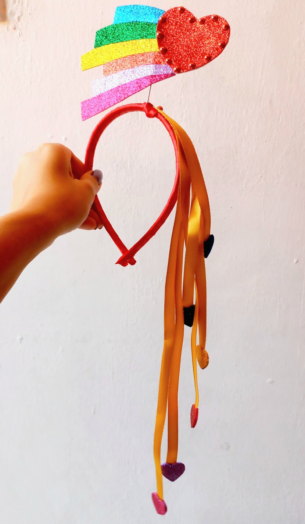 kit tiara + brincos arco iris amor carnaval