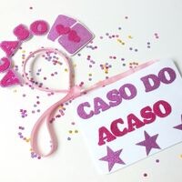 kit tiara + plaquinha Caso do Acaso