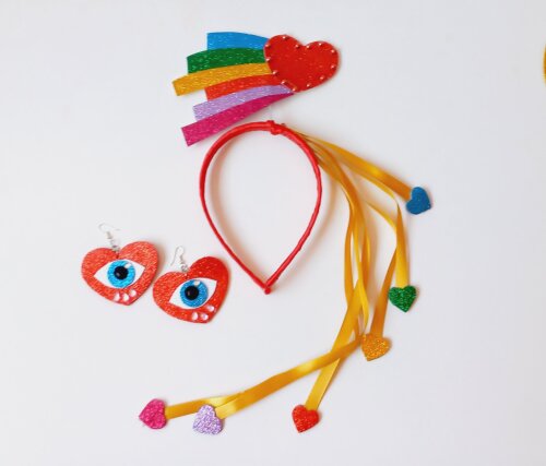 kit tiara + brincos arco iris amor carnaval