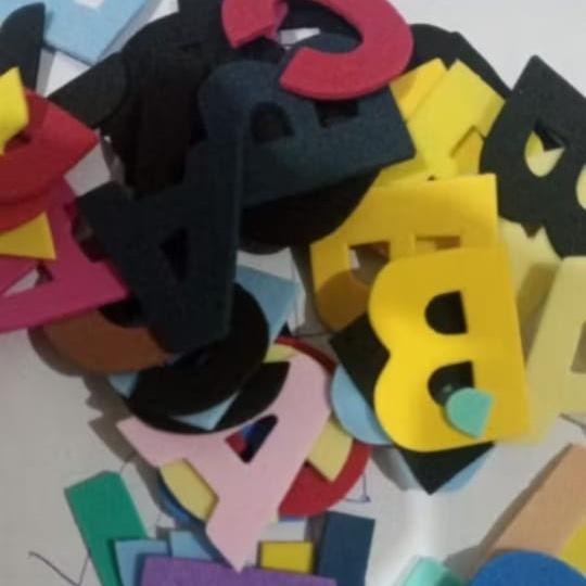 200 Letras 3cm em EVA  Liso Sem Glitter