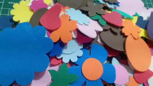 Kit Misturinha 300 Apliques em EVA Sortidos Sem Glitter