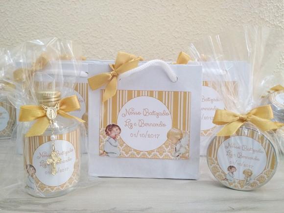 Lembrancinha Batizado Água Benta e Vela Perfumada Kit