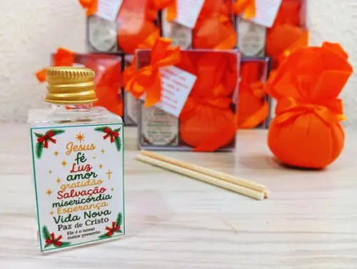 Caixinha com Aromatizador de Varetas 30ml e Sachê Perfumado