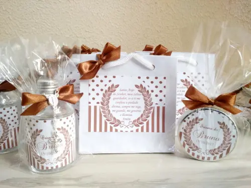 Lembrancinha de Batizado Água Benta e Vela Perfumada