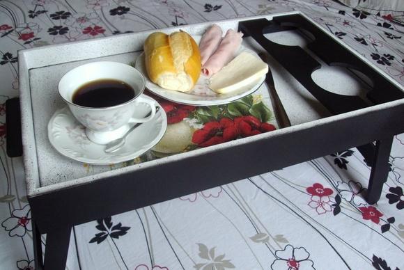Bandeja De Café Da Manhã preta e branca