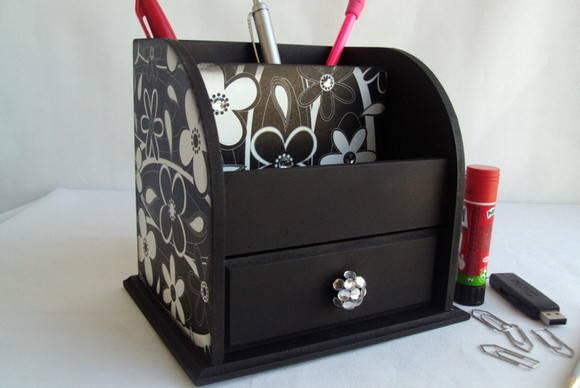 Porta Canetas preto e branco