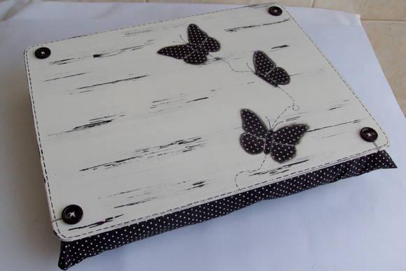 APOIO PARA NOTEBOOK PRETO E BRANCO