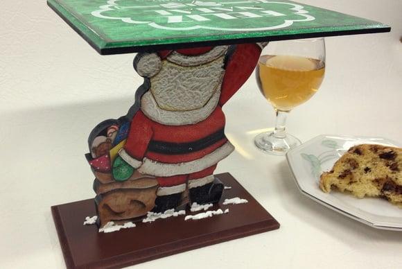 Porta Panetone em mdf Papai Noel com Presentes