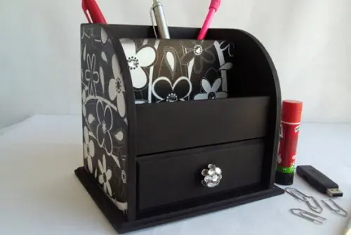 Porta Canetas preto e branco