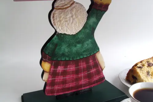 Porta Panetone em mdf Mamãe Noel