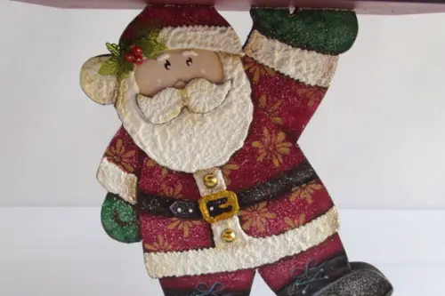 Porta Panetone em mdf Papai Noel em Pé