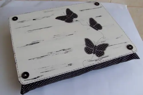 APOIO PARA NOTEBOOK PRETO E BRANCO