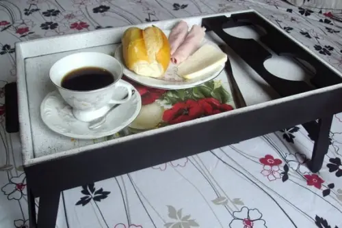 Bandeja De Café Da Manhã preta e branca