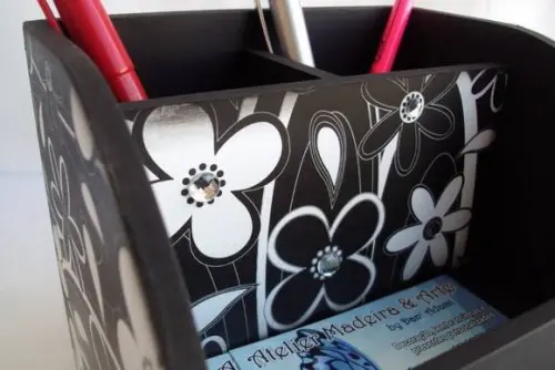 Porta Canetas preto e branco
