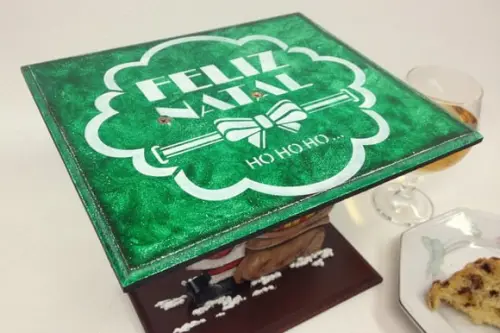 Porta Panetone em mdf Papai Noel com Presentes