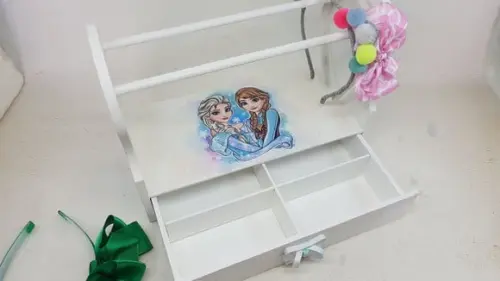 Porta Tiaras em mdf Frozen
