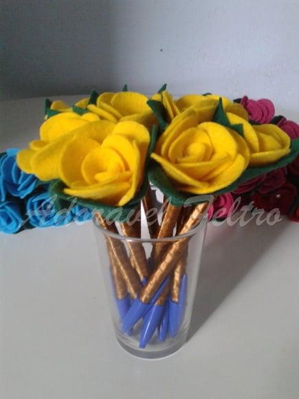 3 Canetas Decoradas com Rosa em Feltro