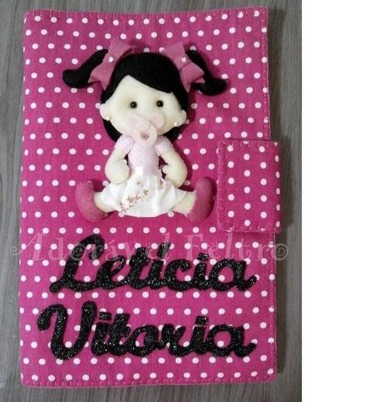 Capa Carteira de Vacinas Bonequinha Letícia Vitoria