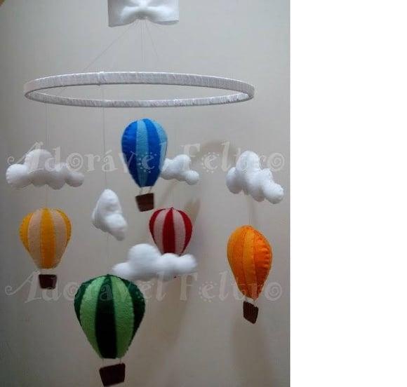 Lindo Móbile Balões e Nuvens (Aro 25cm)