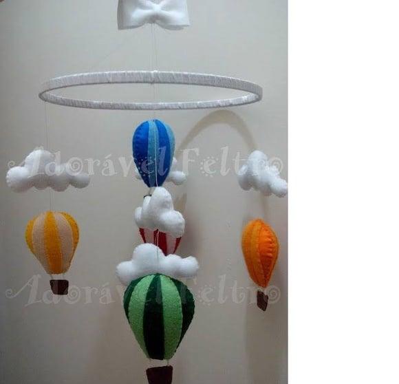 Lindo Móbile Balões e Nuvens (Aro 25cm)