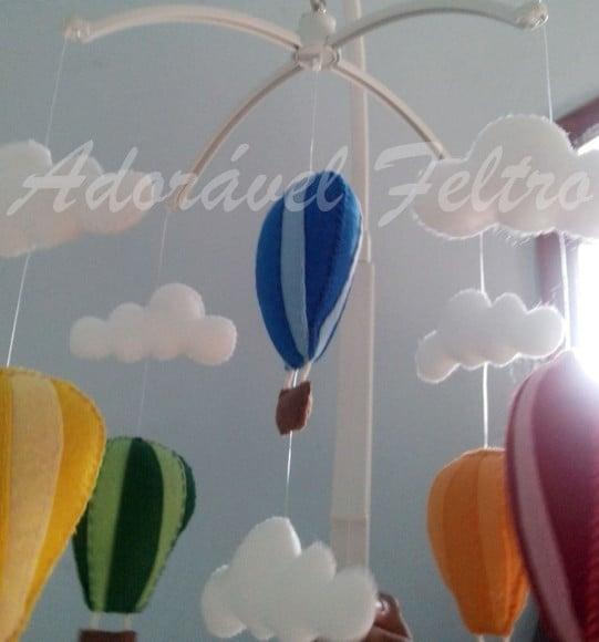 Móbile Balões e Nuvens