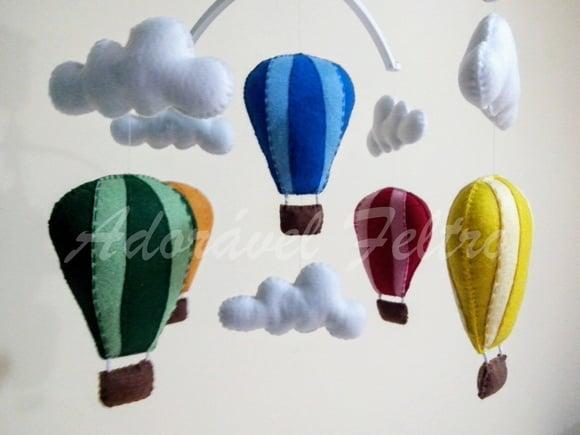 Móbile Giratório Musical Balões e Nuvens+Suporte