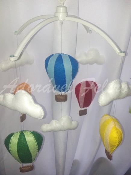 Móbile Giratório Musical Balões e Nuvens+Suporte
