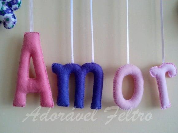 Móbile Letras no Galho