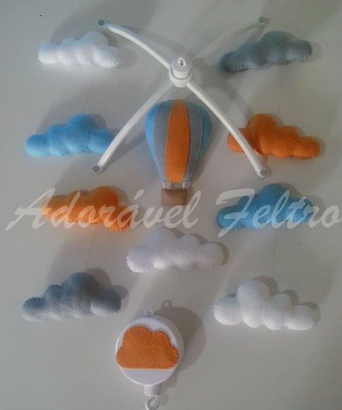 Móbile Musical Balão e Nuvens - Leonardo