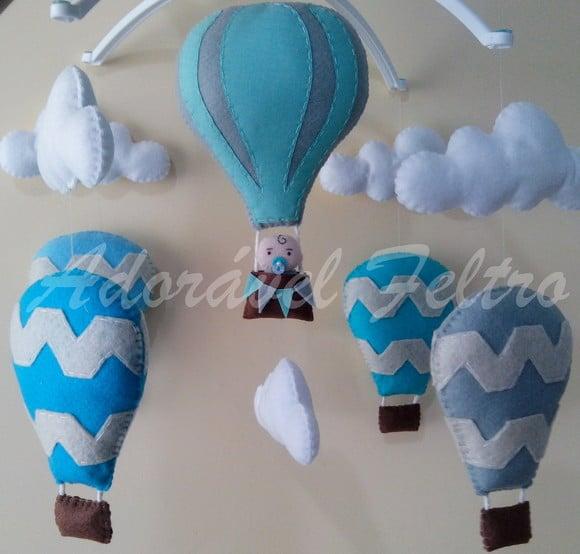 Móbile Musical Balões, Nuvens e Bebê - Diego