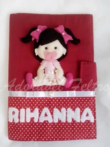 Capa Carteira de Vacinas Bonequinha Rihanna