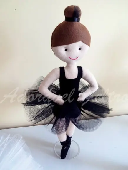 Cisne Branco Boneca Bailarina em Feltro (37cm)