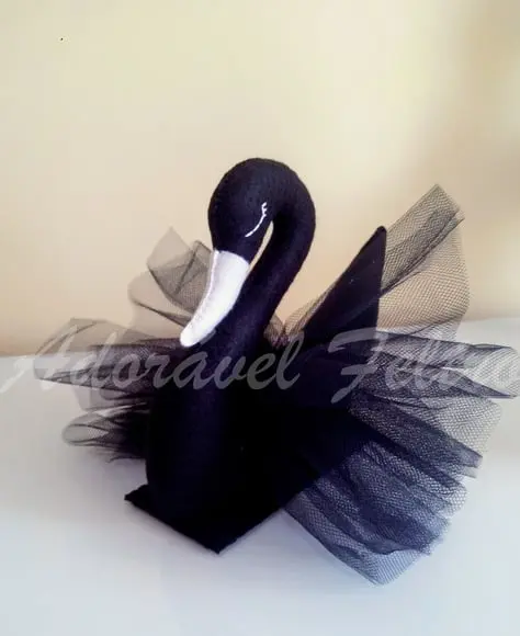 Cisne Negro em feltro